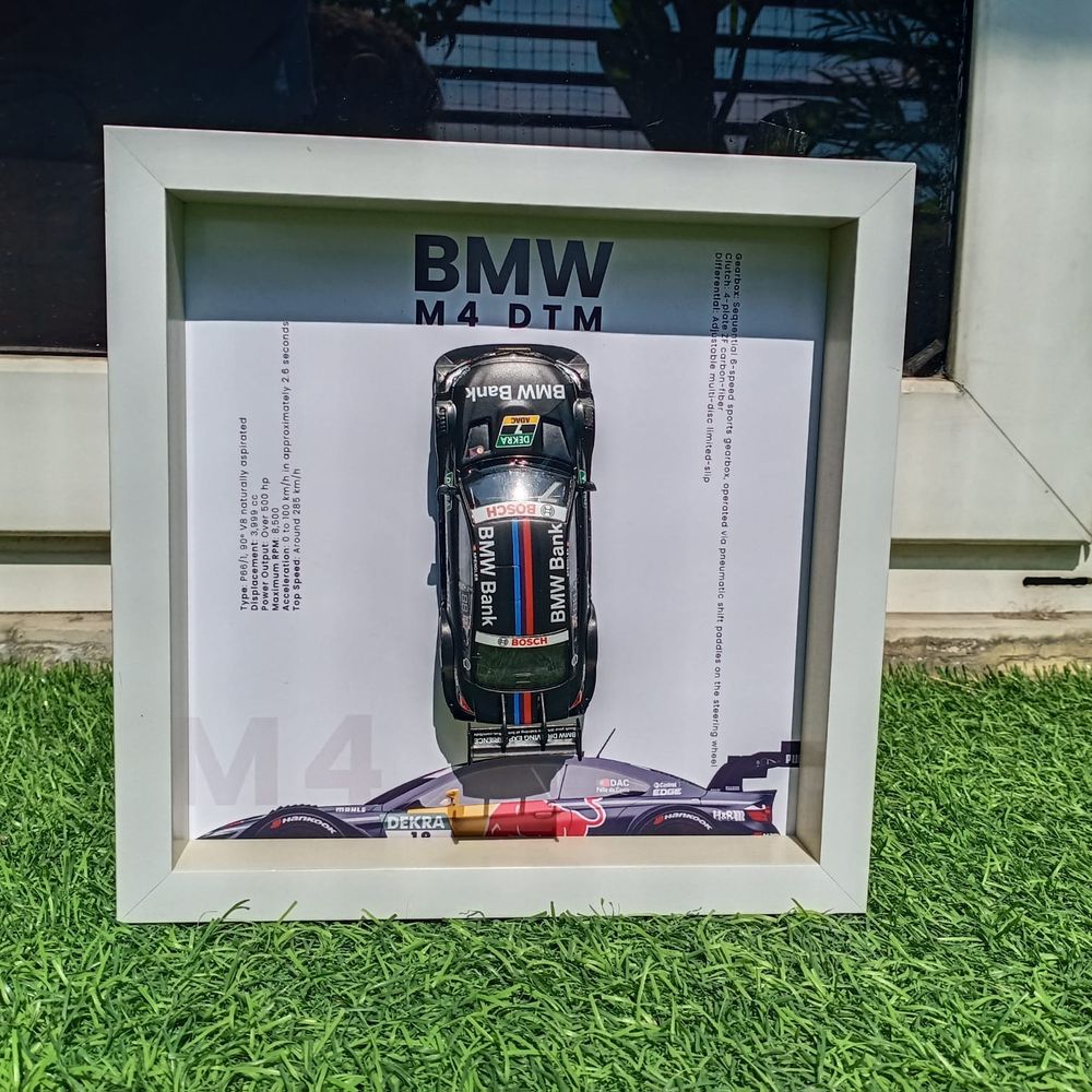 1:43 BMW M4 DTM Alloy 3D Car Photo Frame Decor